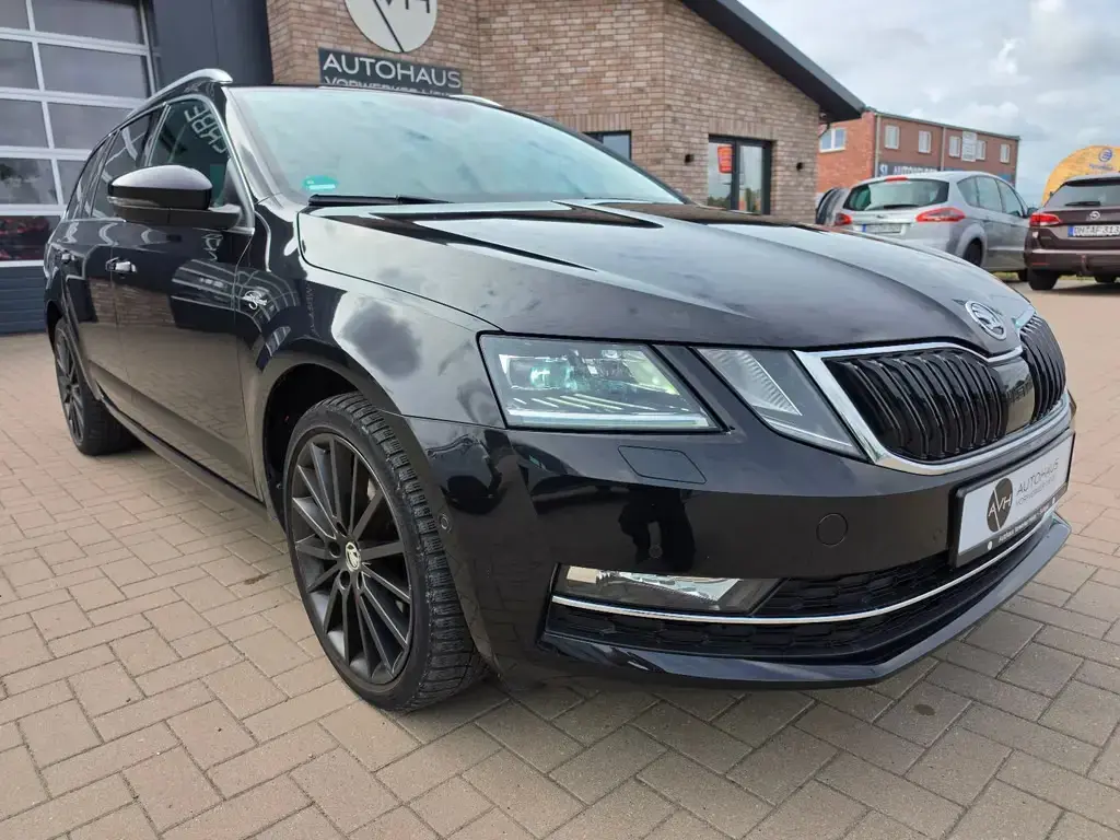 Main__Slider__Photo:Skoda Octavia 2.0 L&K 4x4 TÜV Neu/Scheckh./LED/Pano. 01/2019-1