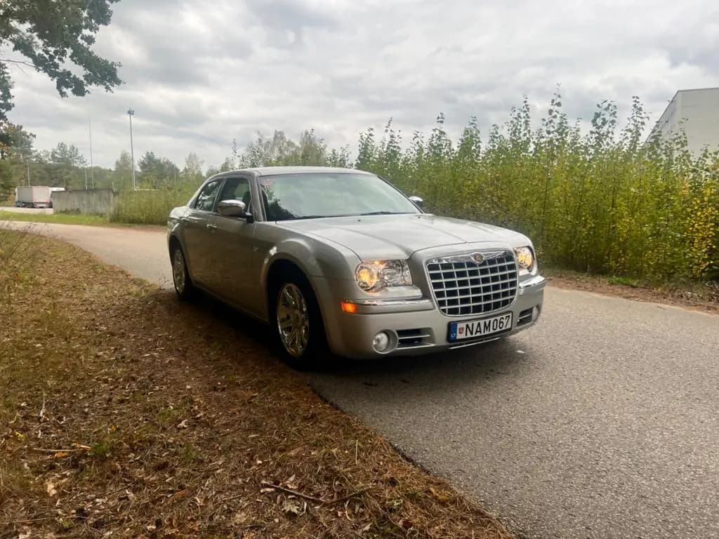 Main__Slider__Photo:Chrysler 300C 5.7 V8 HEMI Autom. - 04/2006-0