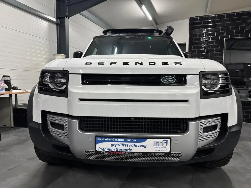 Main__Slider__Photo:Land Rover Defender 110 11/2020-1