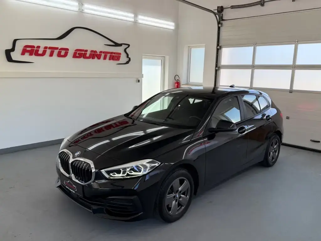 Main__Slider__Photo:BMW 118 i  Automatik*LED*Sitzheizung* 01/2020-1