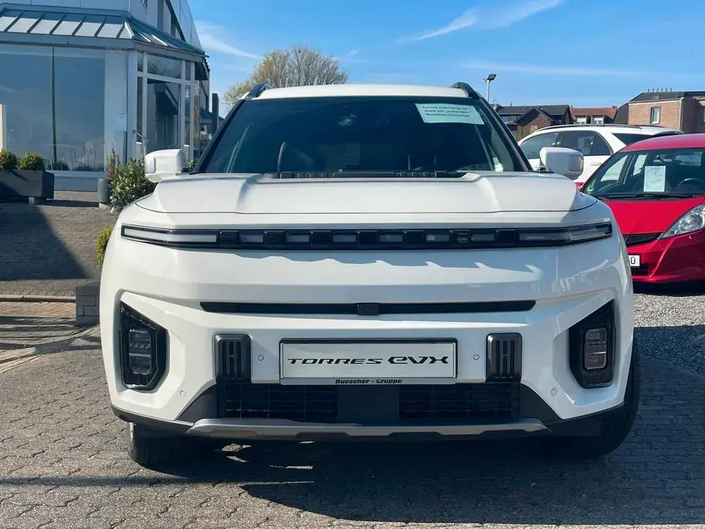 Main__Slider__Photo:Ssangyong Torres EVX Titanium 04/2024-1