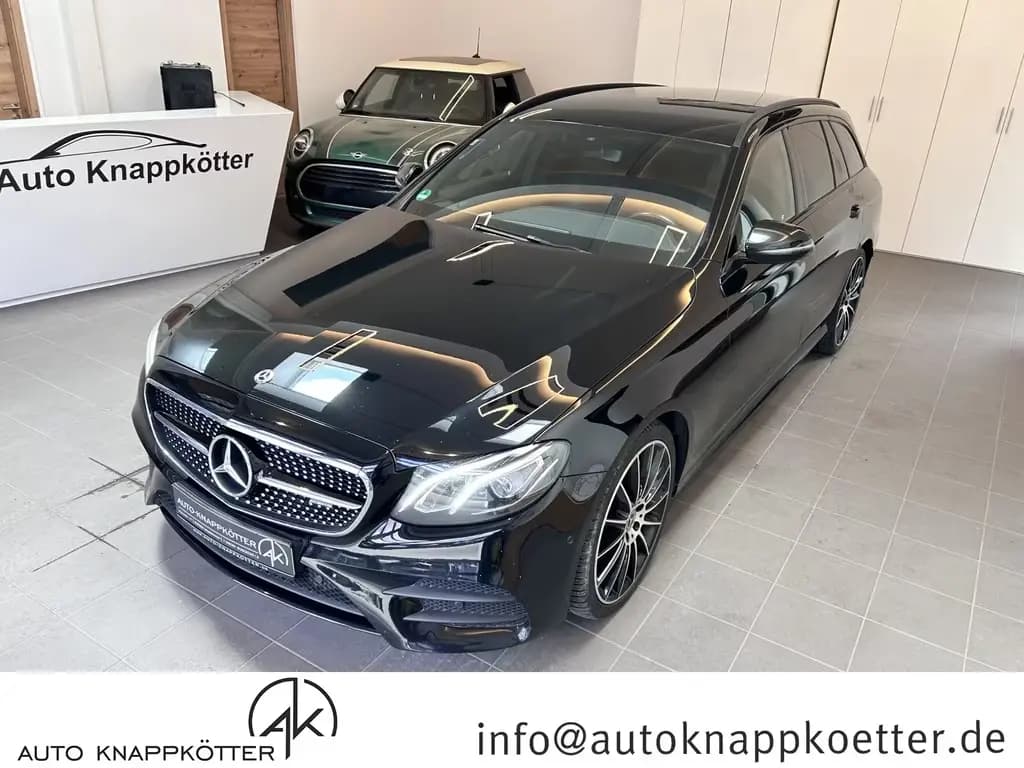 Main__Slider__Photo:Mercedes-Benz E-Class 400 AMG Line 4Matic /LED/Kamera/Ambiente/Night 06/2018-0