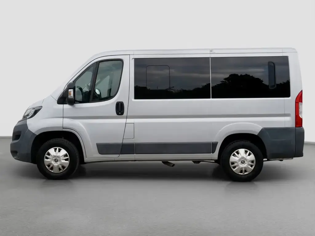 Main__Slider__Photo:Peugeot Boxer Kombi 330 L1H1 Allure Blue-HDi 160 09/2016-1