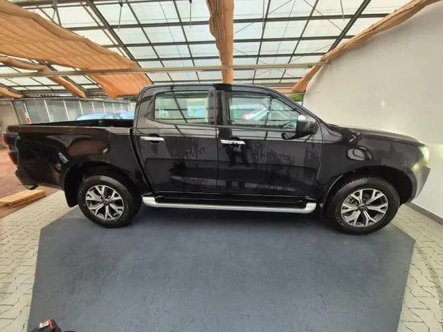 Main__Slider__Photo:Isuzu D-Max Double Cab 4WD LSE Atm Leder Navi RFK 01/2025-0