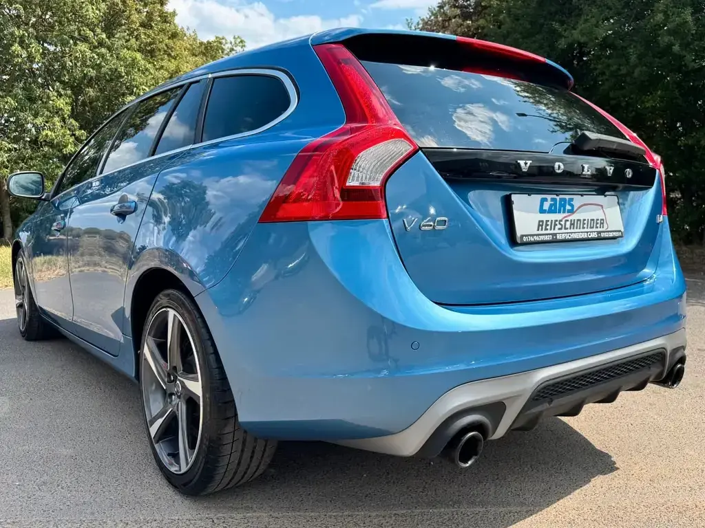 Main__Slider__Photo:Volvo V60 Kombi R-Design*Navi*Kamera*LED* 10/2013-1