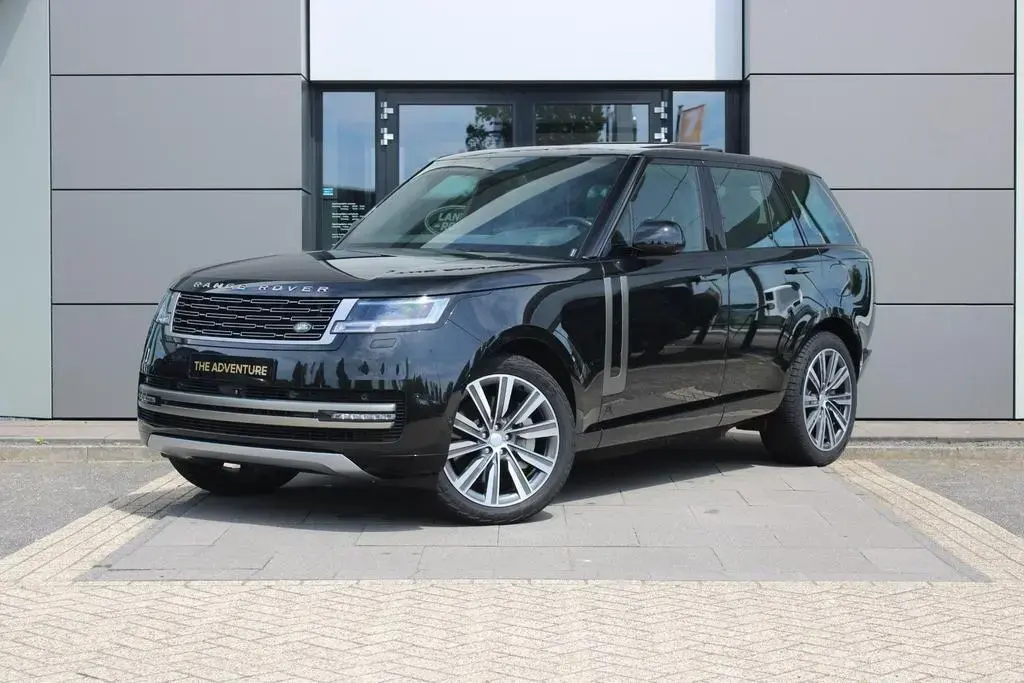 Main__Slider__Photo:Land Rover Range Rover SWB P510e HSE | 1e Eig | BTW | Head- 05/2023-1