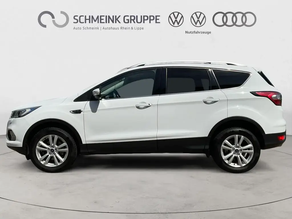 Main__Slider__Photo:Ford Kuga 1.5 Ecob. Cool & Connect 4x2 09/2017-1