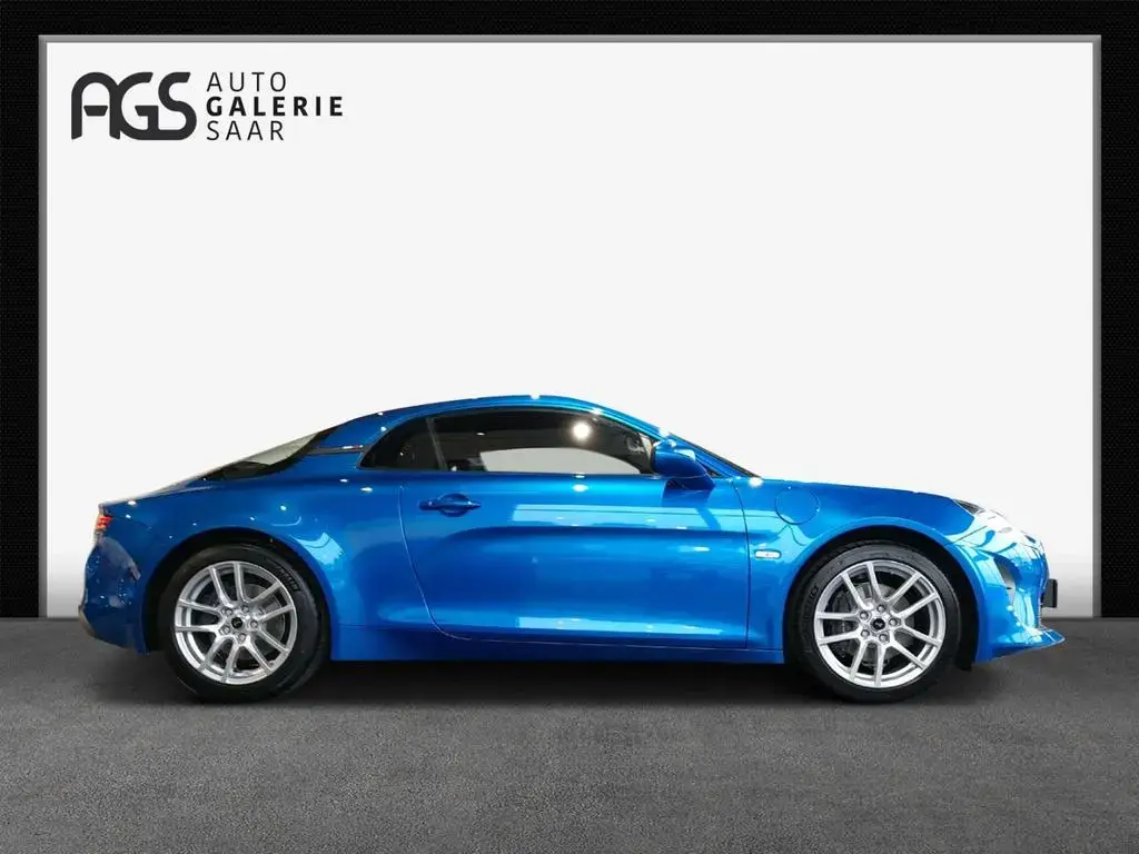 Main__Slider__Photo:Alpine A110 SportAbgasanlage Einparkhilfe v. +h. Focal 06/2024-1