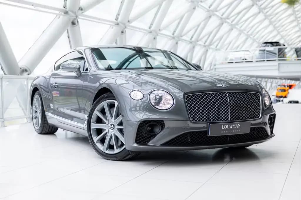 Main__Slider__Photo:Bentley Continental GT 6.0 W12 | Rotating Display | City 08/2018-0