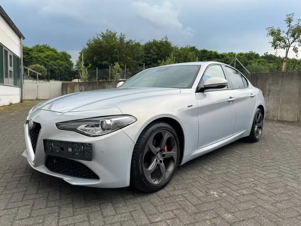 Main__Slider__Photo:Alfa Romeo Giulia Sprint Veloce Interieur 01/2020-0