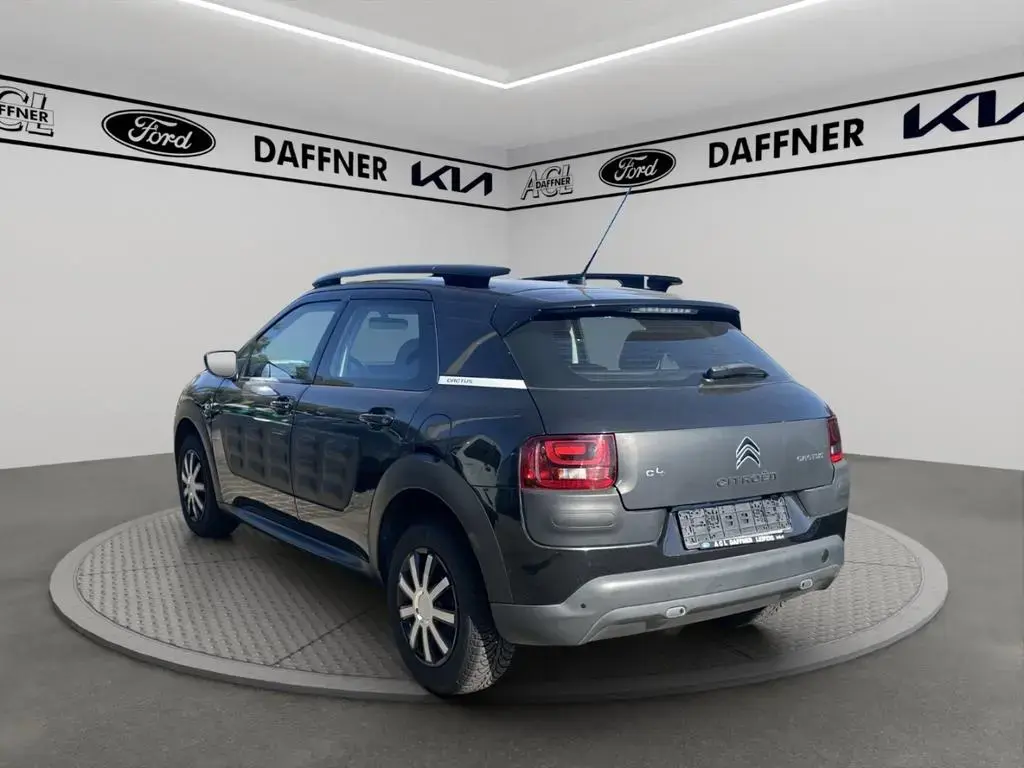 Main__Slider__Photo:Citroën C4 Cactus Selection 1.2 e-THP PureTech 110 02/2016-1