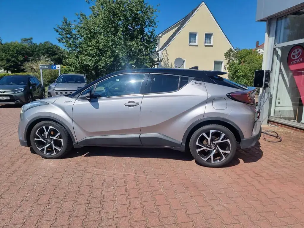 Main__Slider__Photo:Toyota C-HR 1.8 Hybrid Style Selection 05/2018-1