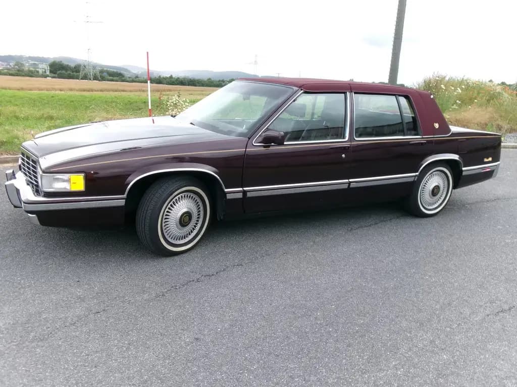 Main__Slider__Photo:Cadillac Deville 07/1993-0