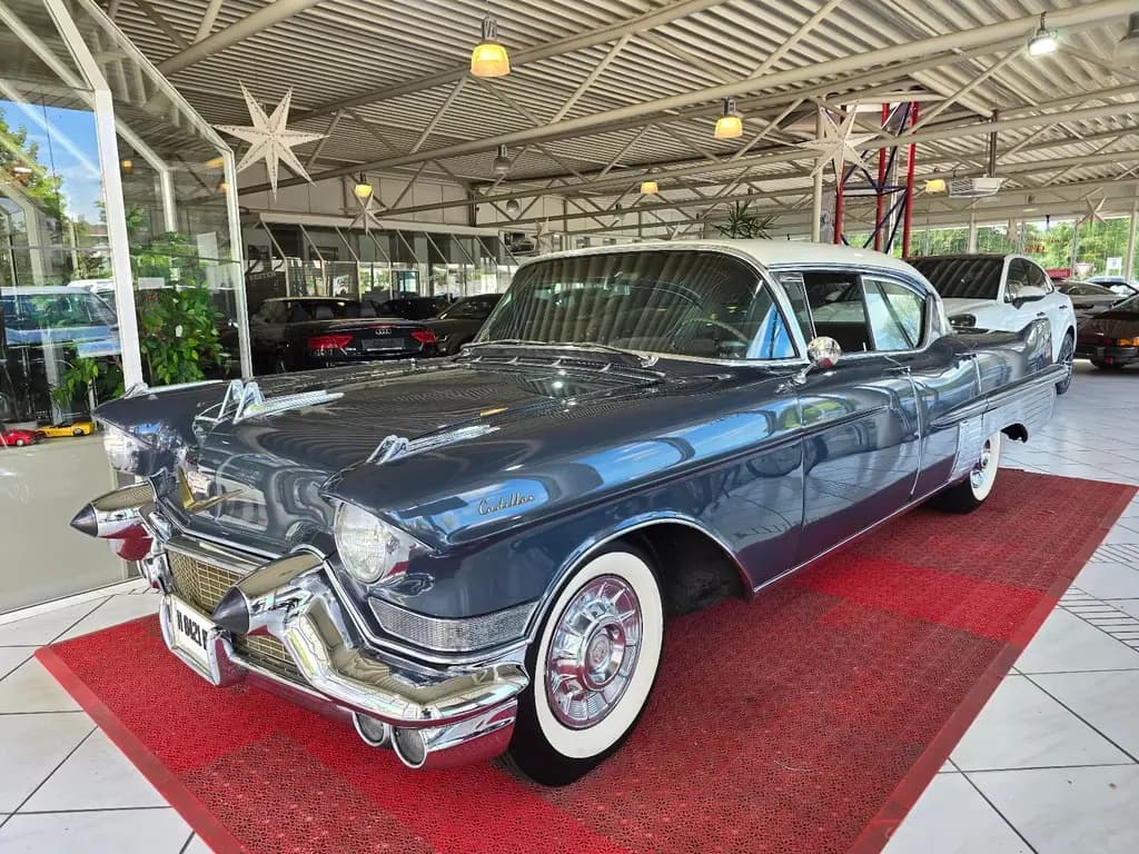 Main__Slider__Photo:Cadillac Fleetwood Limousine Serie 60 "Traumzustand" 01/1957-0