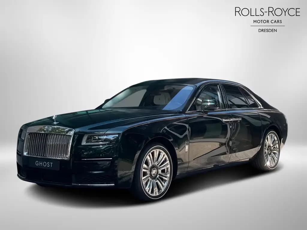 Main__Slider__Photo:Rolls-Royce Ghost Silver Badge - Tageszulassung 08/2025-0