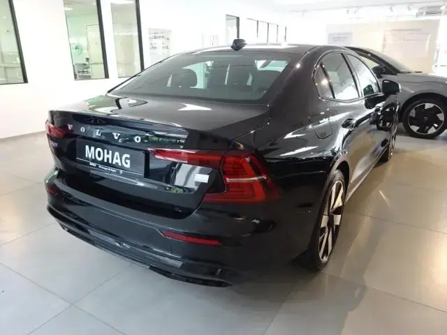 Main__Slider__Photo:Volvo S60 Recharge Ultimate Dark T8 AWD - B&W,360° 08/2024-1