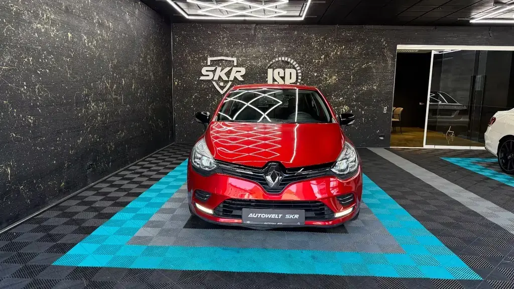Main__Slider__Photo:Renault Clio IV Limited 08/2018-1
