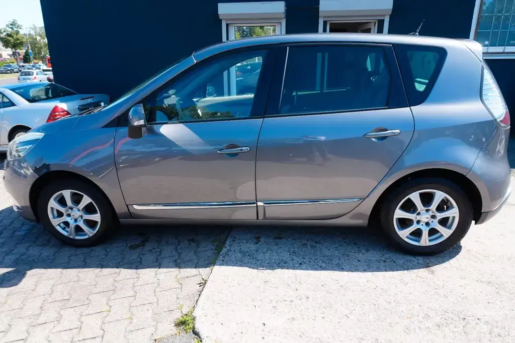 Main__Slider__Photo:Renault Scenic III Luxe 05/2012-1