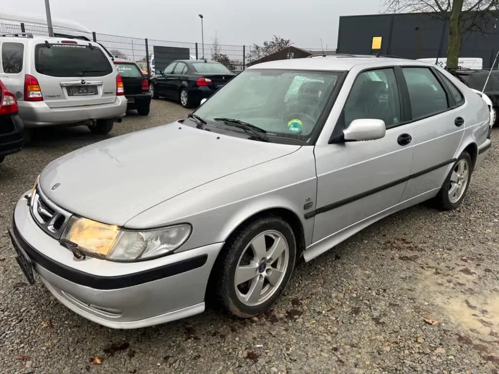 Main__Slider__Photo:Saab 9-3 2.2 TiD Ecopower SE Fünftürer 03/2002-0