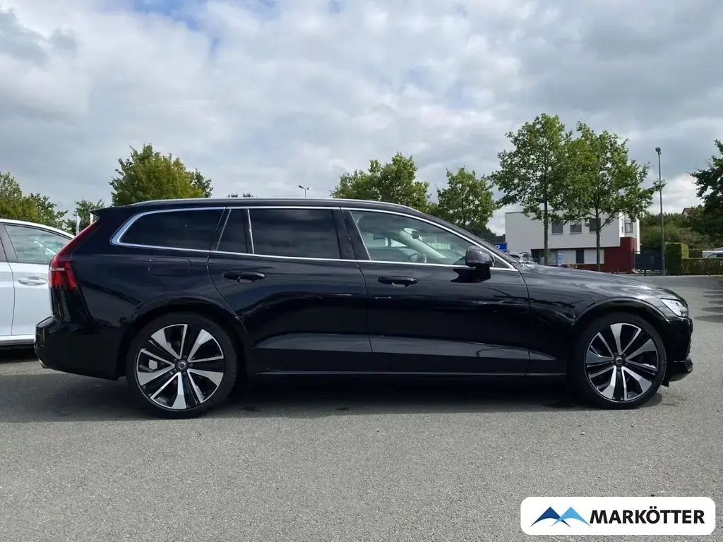 Main__Slider__Photo:Volvo V60 Momentum Pro AHK/CAM/H&K/BLIS/KEYLESS 09/2020-1