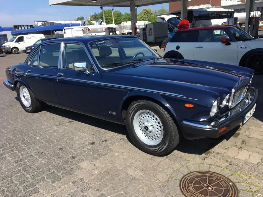 Main__Slider__Photo:Jaguar Daimler Double Six 08/1988-0