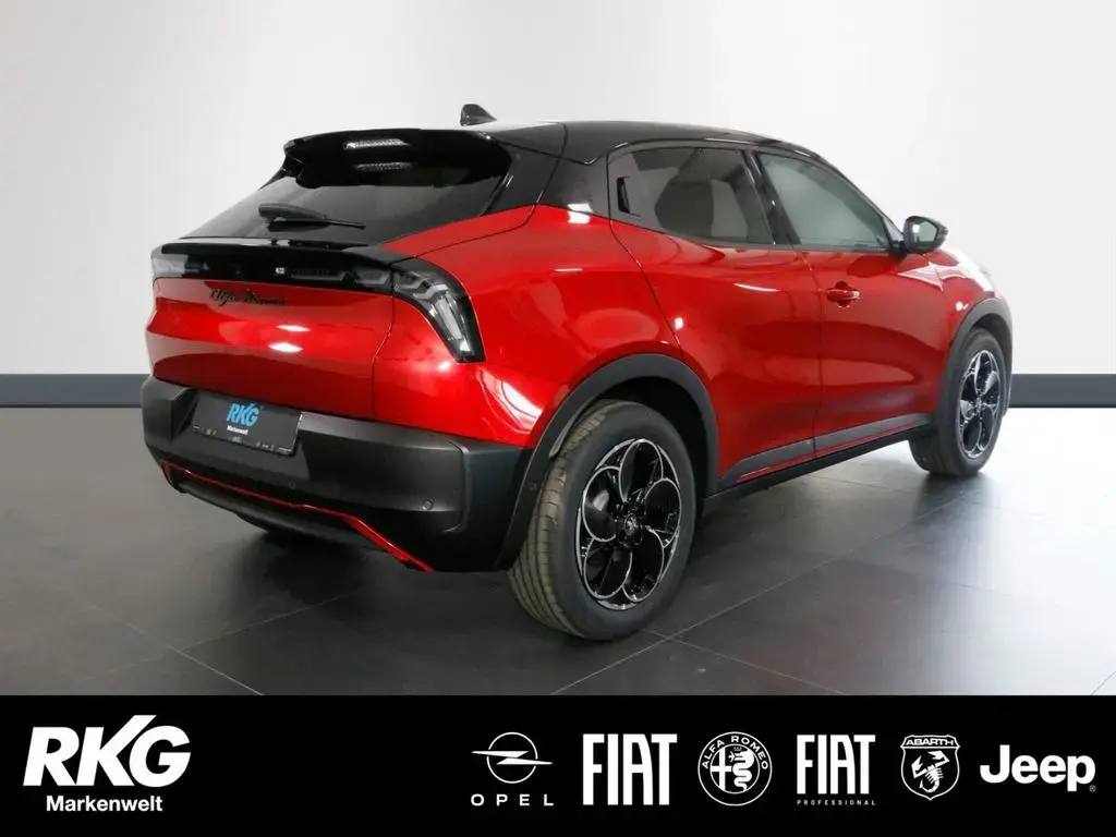 Main__Slider__Photo:Alfa Romeo Junior Elettrica SPECIALE Kamera+Winter Paket+Na 08/2024-1