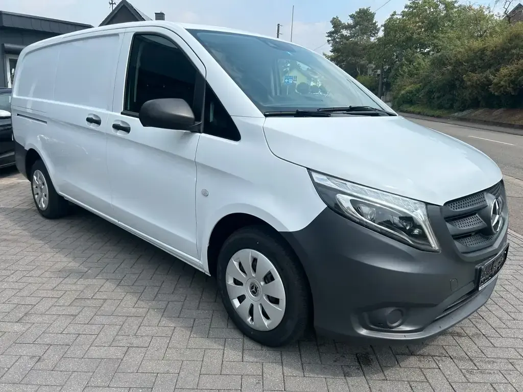 Main__Slider__Photo:Mercedes-Benz Vito Kasten 114CDI RWD lang 06/2021-1