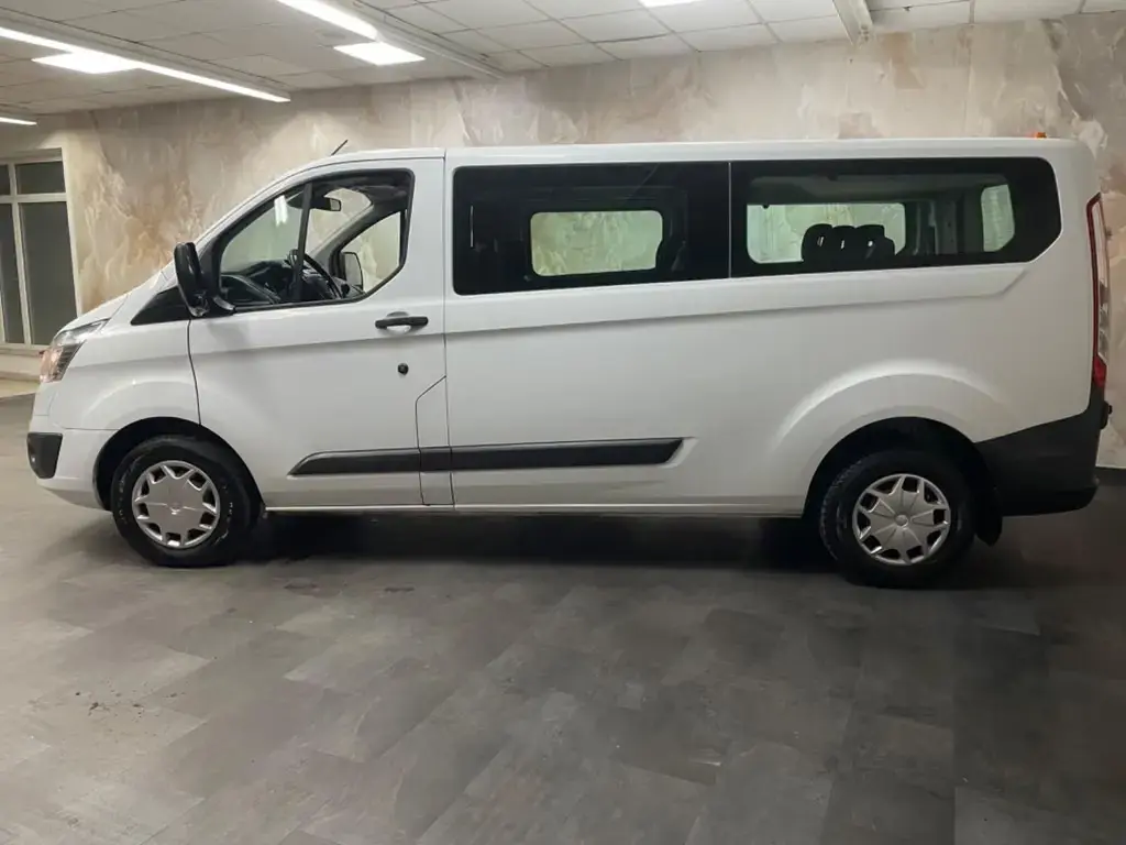 Main__Slider__Photo:Ford Transit /Tourneo Custom Kombi 310 L2"9 Sitzer"TOP 08/2016-1
