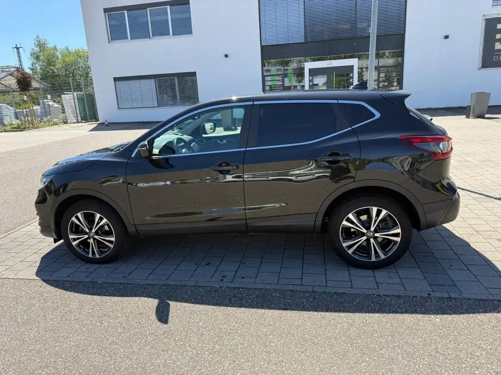 Main__Slider__Photo:Nissan Qashqai 159 PS / Navi / Kamera / TÜV NEU 12/2019-1