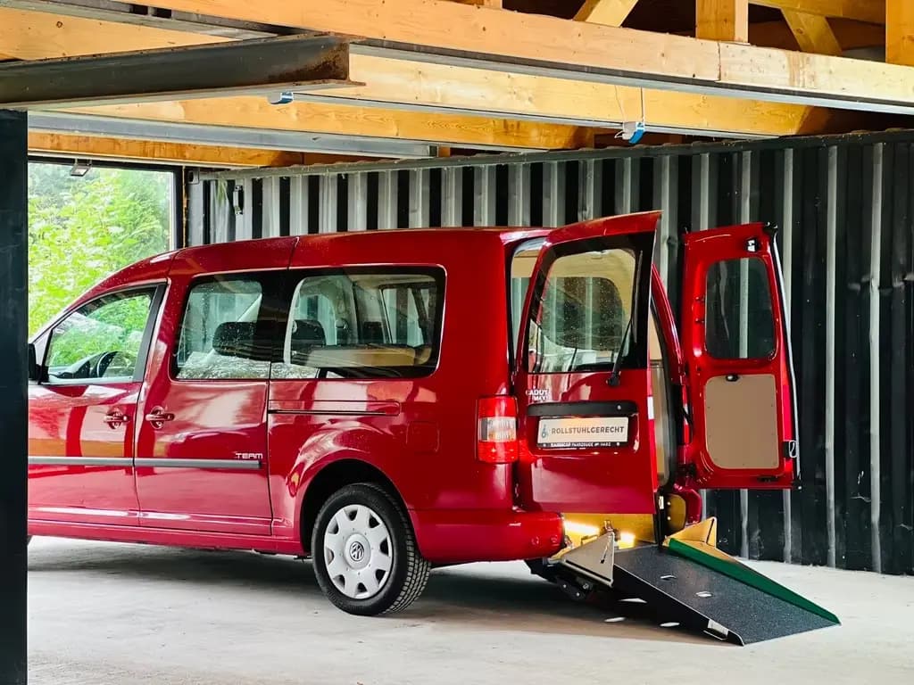 Main__Slider__Photo:Volkswagen Caddy 1.6 Maxi Behindertengerecht-Rampe 12/2010-0