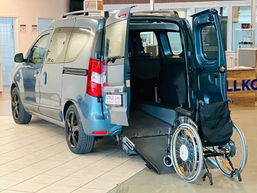 Main__Slider__Photo:Dacia Dokker Behindertengerecht-Rampe-Stepway 05/2013-0