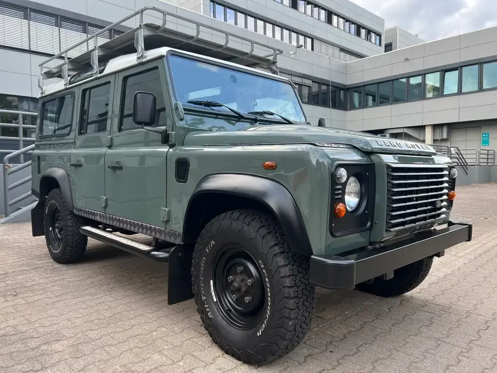 Main__Slider__Photo:Land Rover Defender 2.2 4X4 110 4 TÜRIG DACHTRÄGER/AHK/KLIM 10/2013-1