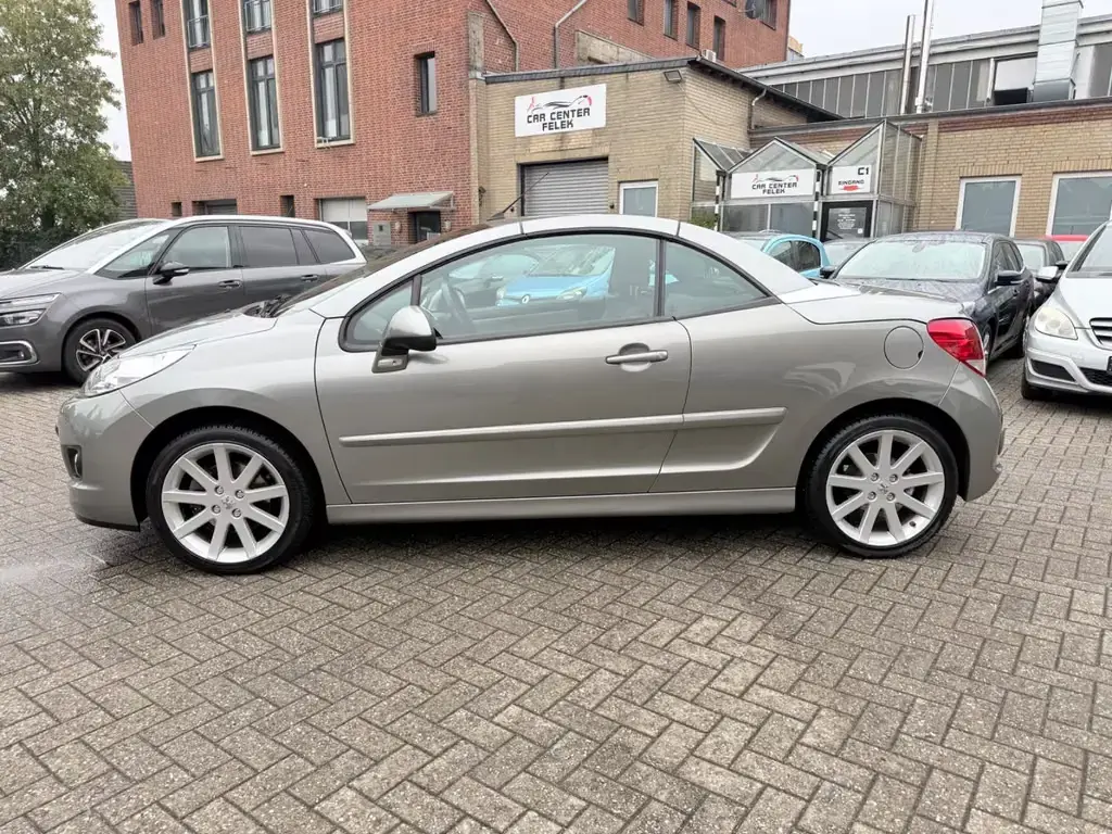 Main__Slider__Photo:Peugeot 207 CC Cabrio Roland Garros SHZ KLIMA GARANTIE 03/2011-1
