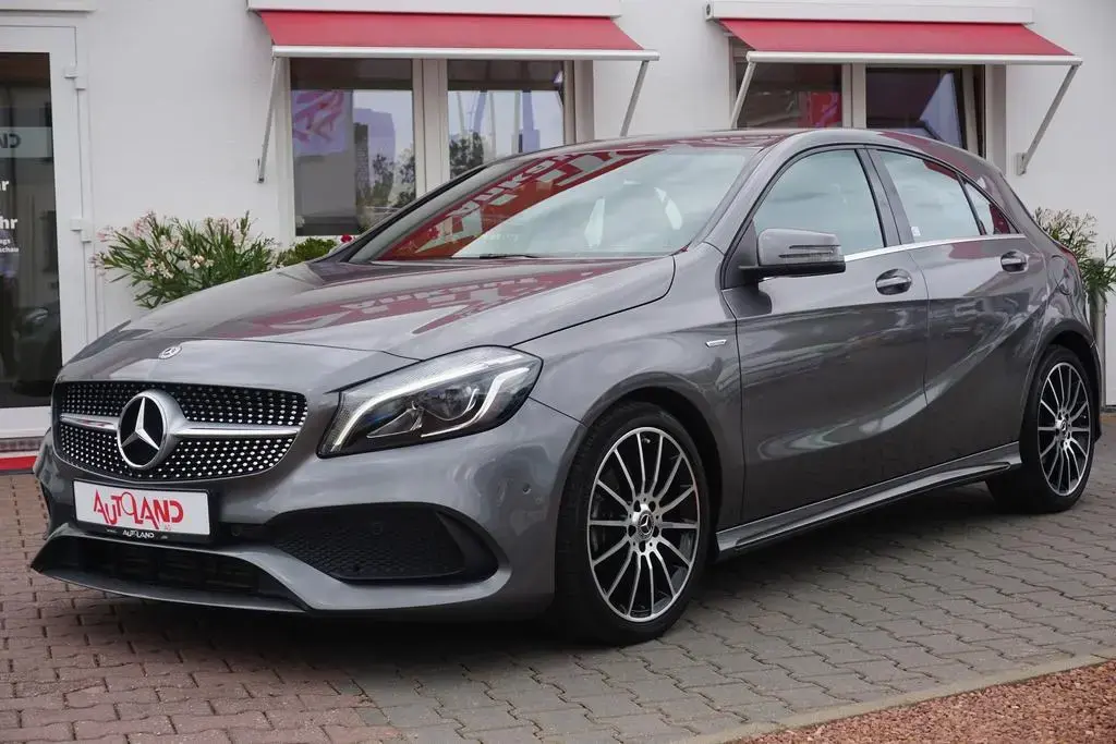 Main__Slider__Photo:Mercedes-Benz A 200 A200 AMG Line LED Navi Sitzheizung 05/2018-1