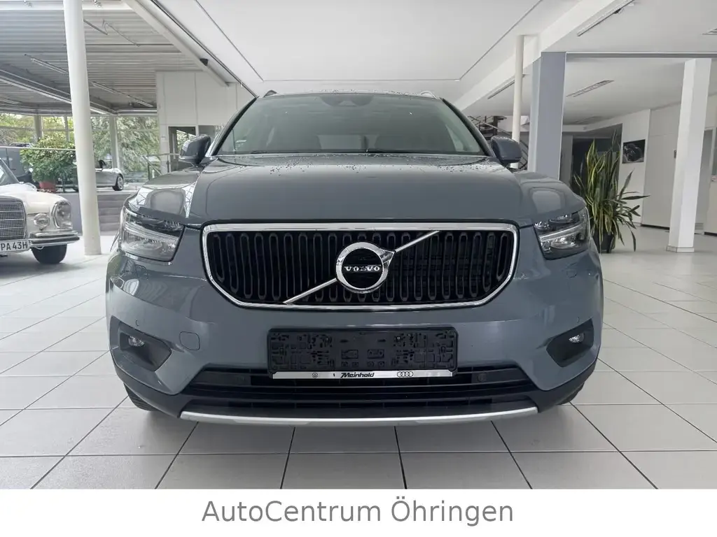 Main__Slider__Photo:Volvo XC40 Momentum Pro 2WD Virtual Kamer LED H&K Pano 02/2020-1