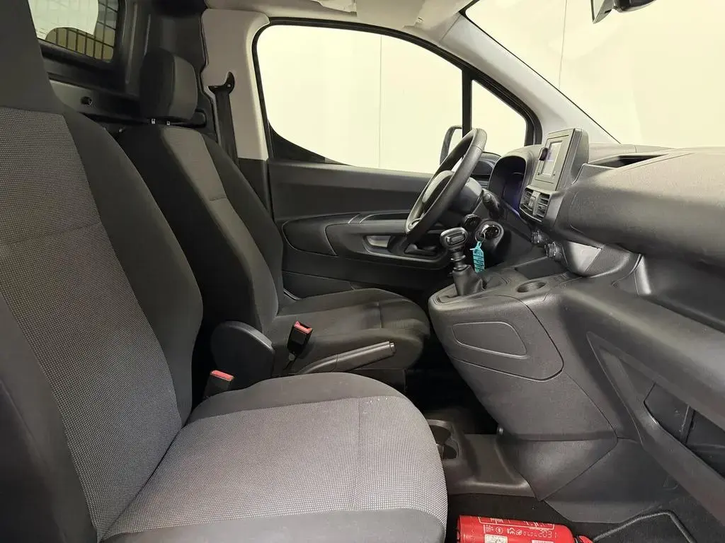 Main__Slider__Photo:Citroën Berlingo 1.5 Diesel Man. - 2 pl - Airco - Topsta 01/2025-1