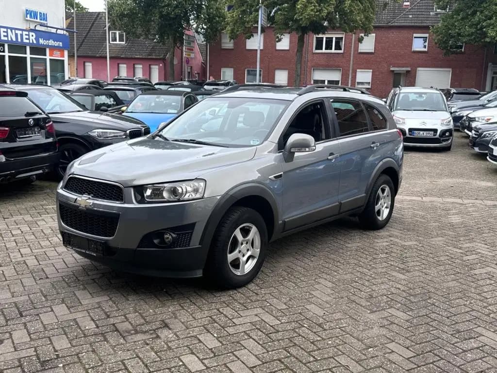 Main__Slider__Photo:Chevrolet Captiva 2.4 LT 2WD*T-Leder*7SITZER*PDC*AHK*** 03/2013-0