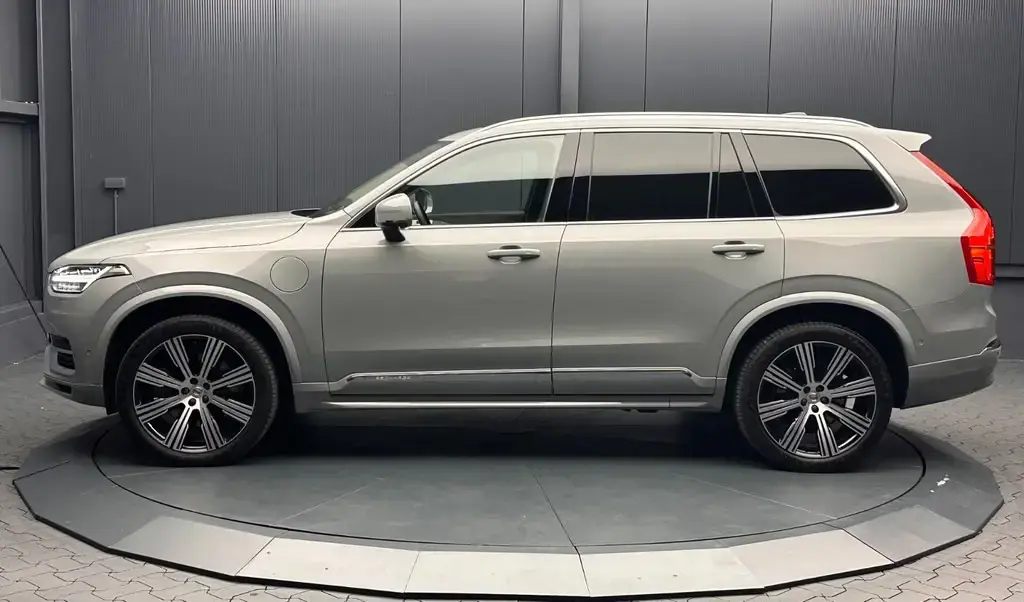 Main__Slider__Photo:Volvo XC90 Ultimate Bright Recharge Plug-In Hybrid AWD 02/2024-1