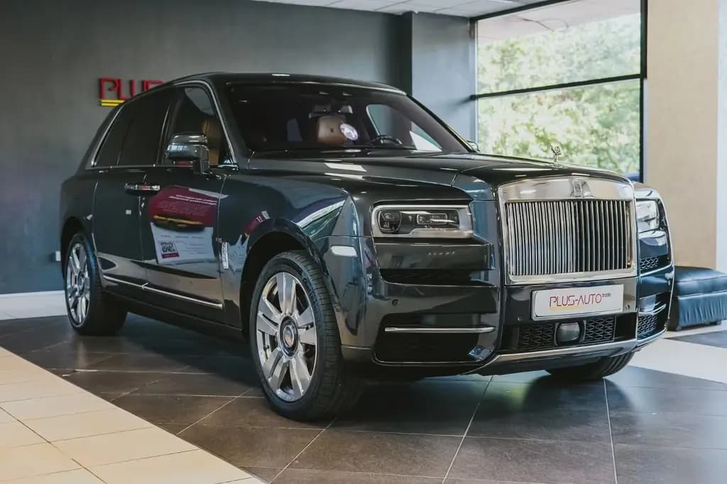 Main__Slider__Photo:Rolls-Royce Cullinan - 05/2019-0