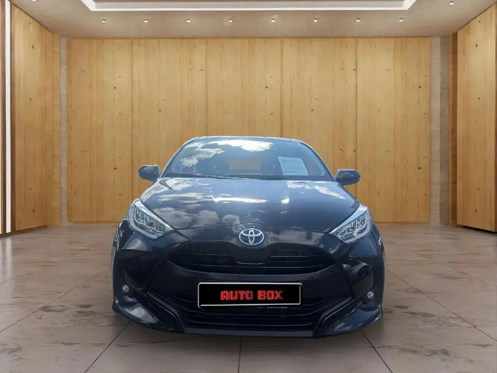 Main__Slider__Photo:Toyota Yaris Hybrid Team D + Safety- & Comfortpaket 07/2023-1
