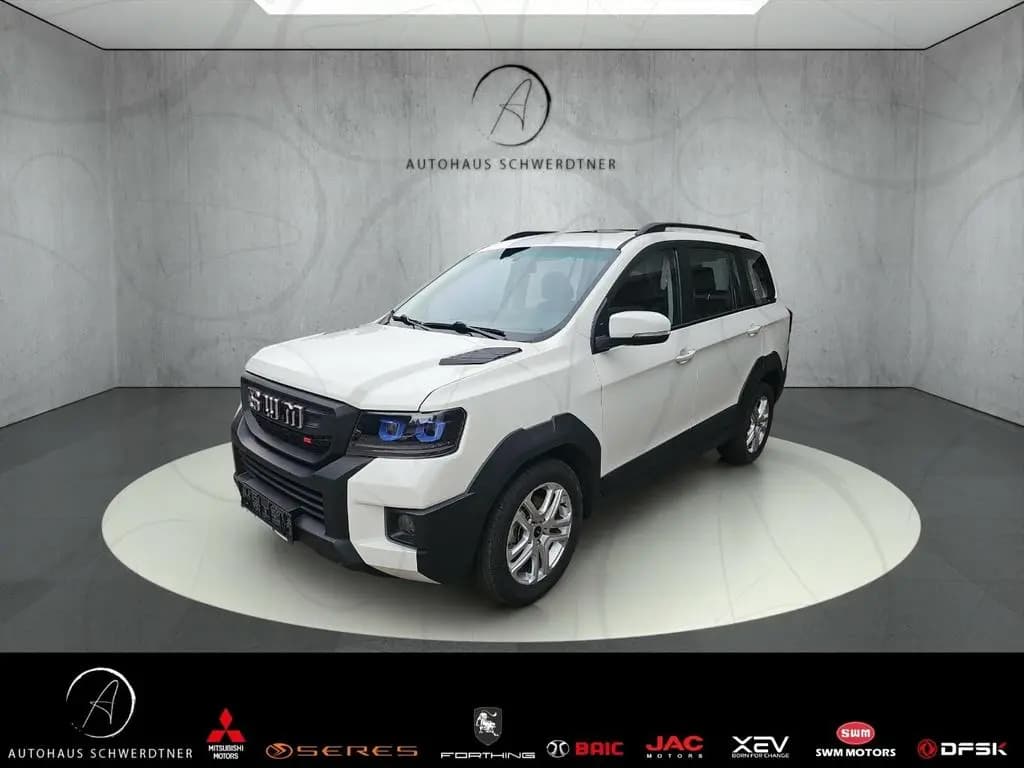 Main__Slider__Photo:SWM G03 1.5 MT 7-Sitze null-0