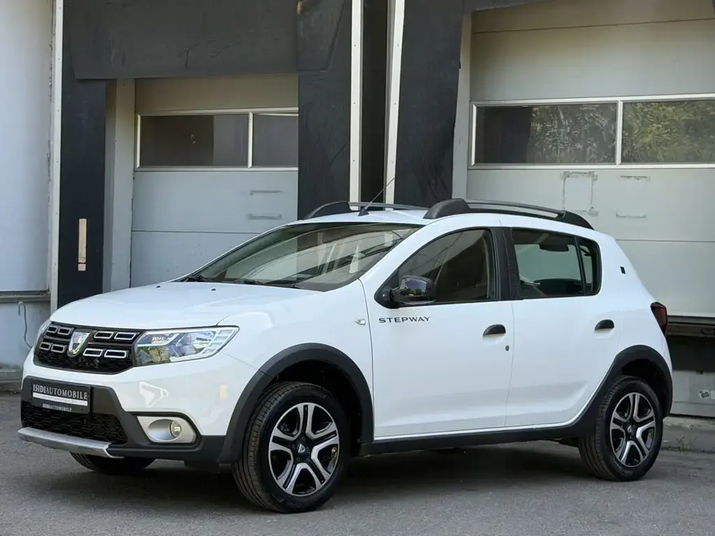 Main__Slider__Photo:Dacia Sandero Stepway Celebration Navi Sitzheizung Cam 07/2020-1