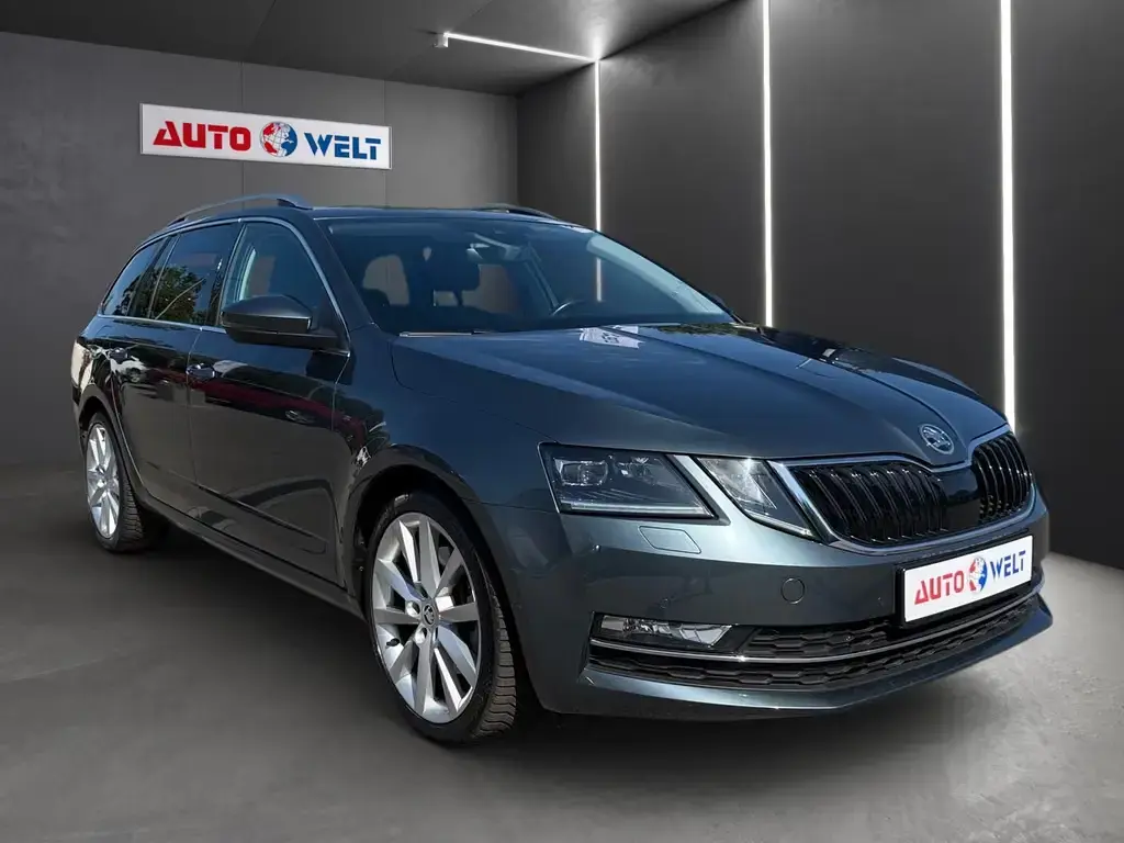 Main__Slider__Photo:Skoda Octavia Combi 1.8 16V TSI Ambition Panorama LED 02/2018-1