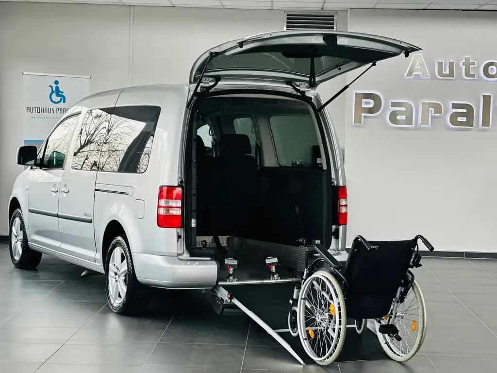 Main__Slider__Photo:Volkswagen Caddy Maxi 1.6 TDI Behindertengerecht-Rampe 05/2011-0