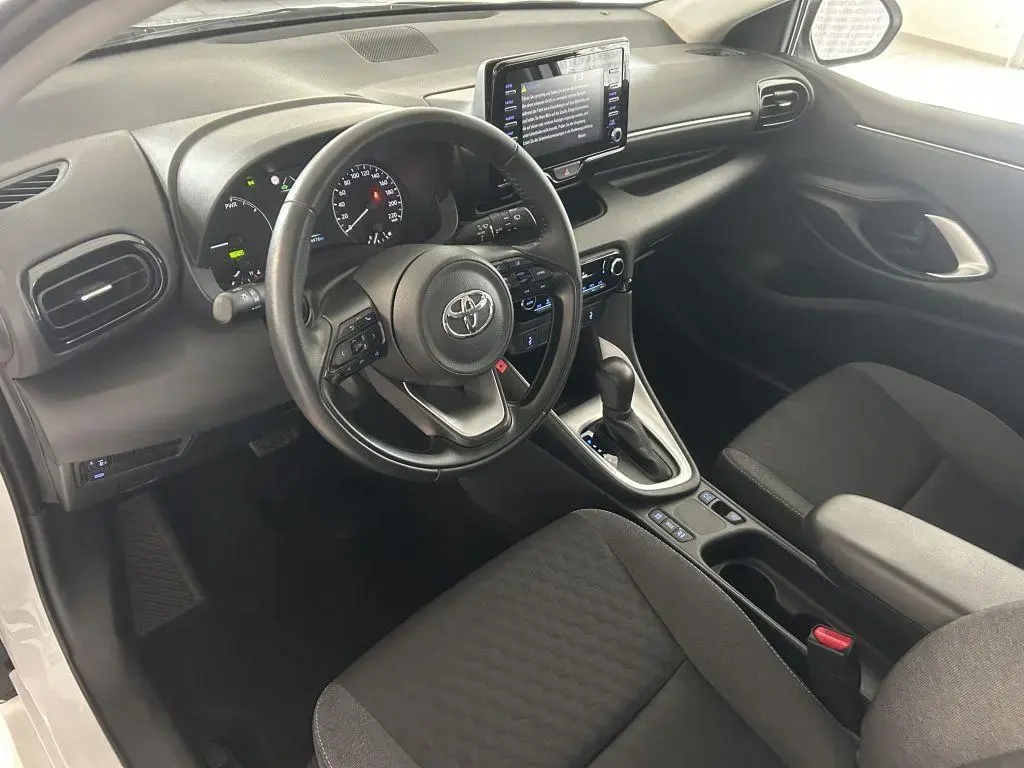 Main__Slider__Photo:Toyota Yaris Hybrid 1.5 VVT-i Business Edition 12/2021-1