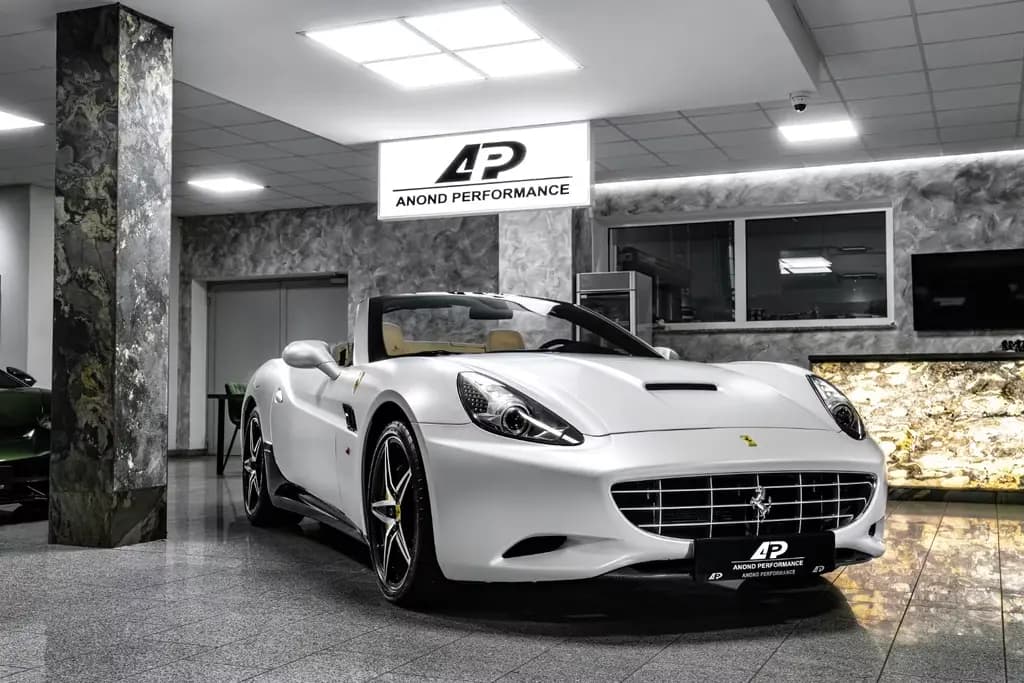Main__Slider__Photo:Ferrari California CARBON/PPF/WHITESATIN 09/2011-0