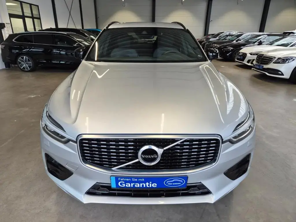 Main__Slider__Photo:Volvo XC60 R DESIGN 2.0d AWD LEDER NAVI SPUR CAMERA 10/2019-1