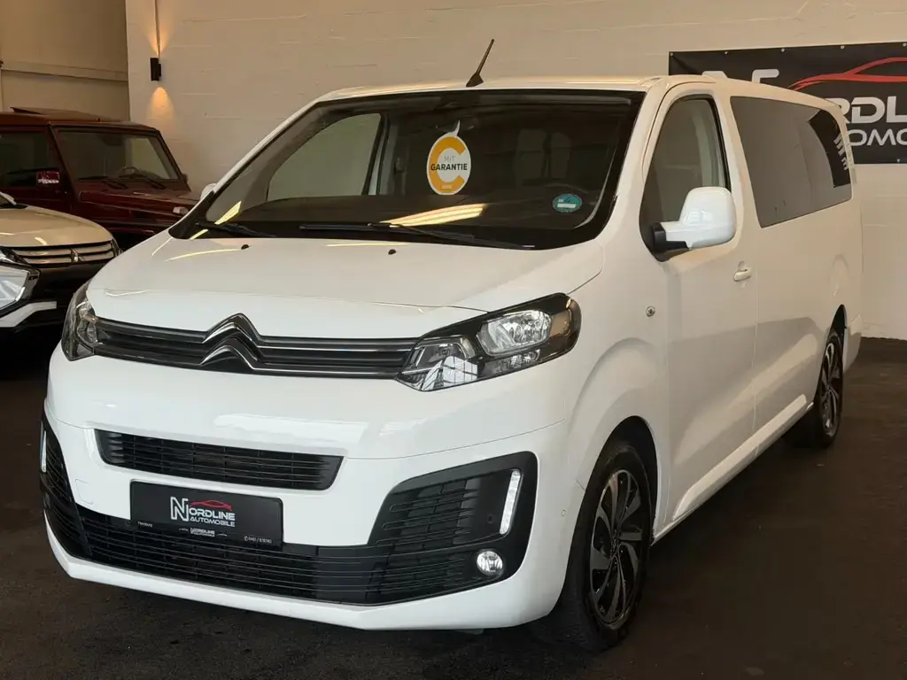 Main__Slider__Photo:Citroën SpaceTourer **Feel XL**8 Sitzer**Lang**Kamera** 11/2017-1