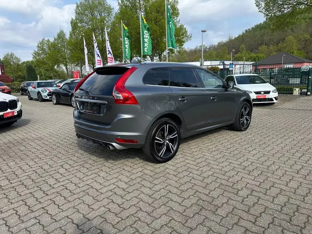 Main__Slider__Photo:Volvo XC60 2.0 D3 Aut. R-Design AHK Panor NAV Bi-Xenon 11/2016-1