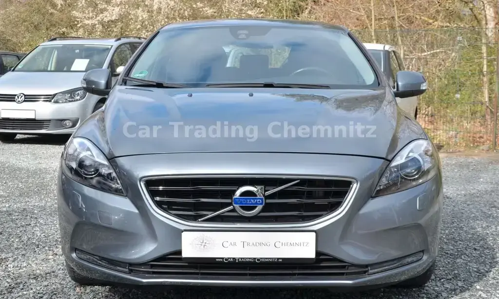 Main__Slider__Photo:Volvo V40 1.6 Bi-Xenon Klimaautomatik Sitzheizung 09/2014-1